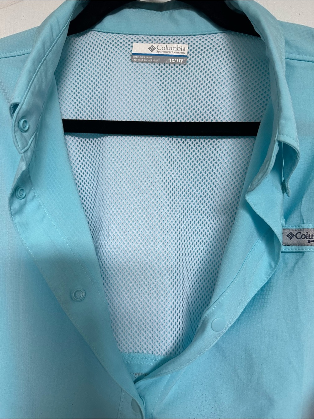 Columbia Women’s Short-Sleeve Button-Down Shirt — Aqua - Picture 5 of 5